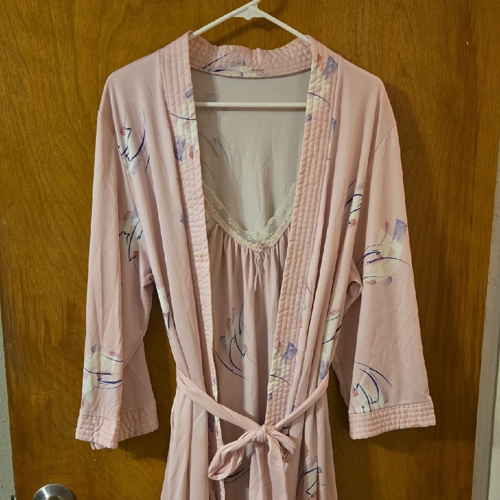 Pink Floral Women's Robe And Nightgown Set Large: D